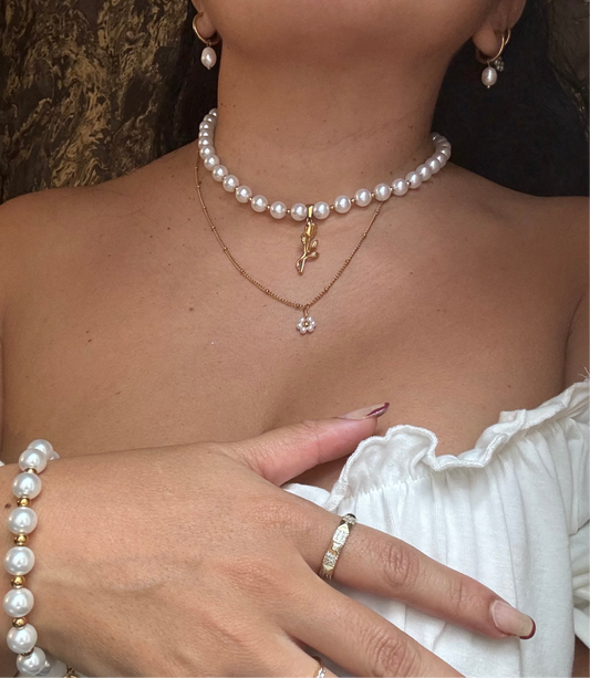 Rosa pearl necklace
