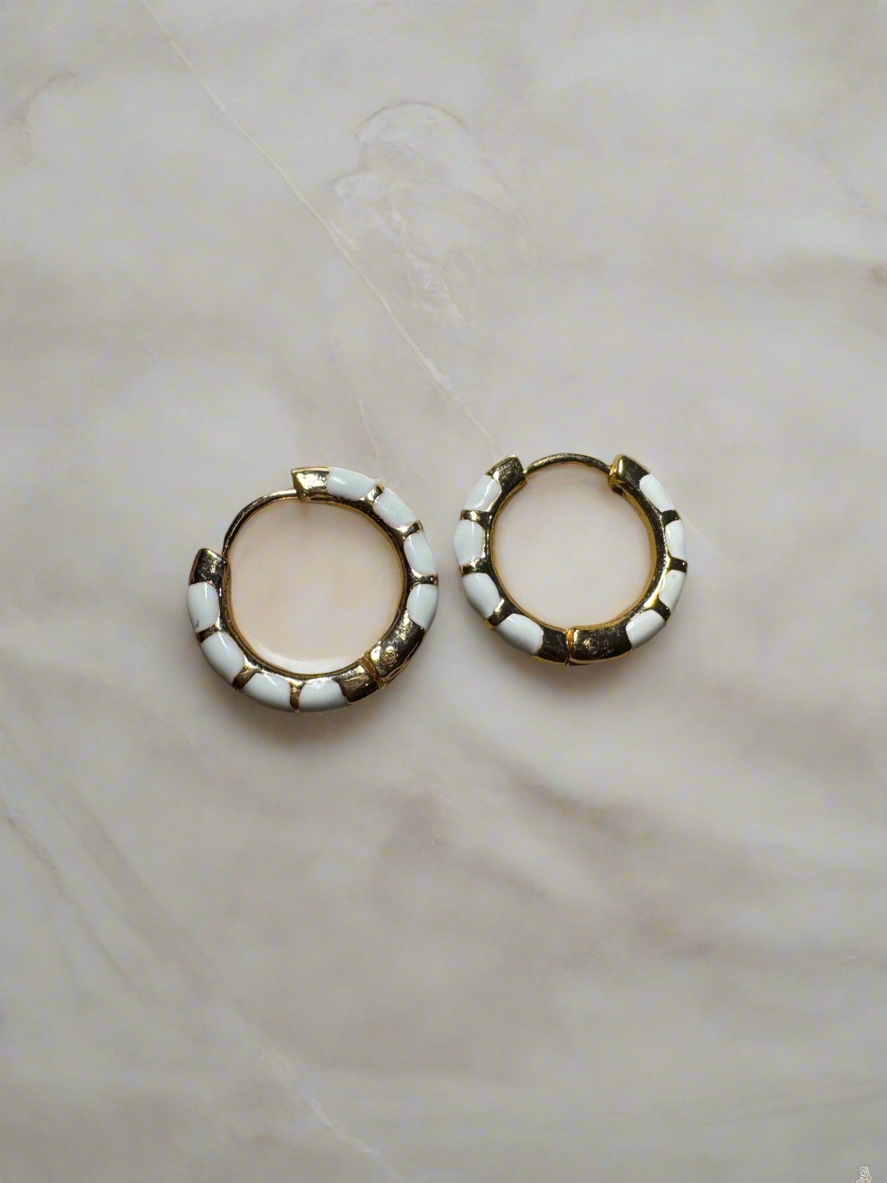 White art small hoop