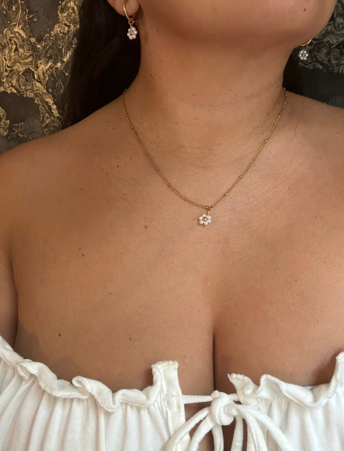 Small flower necklace