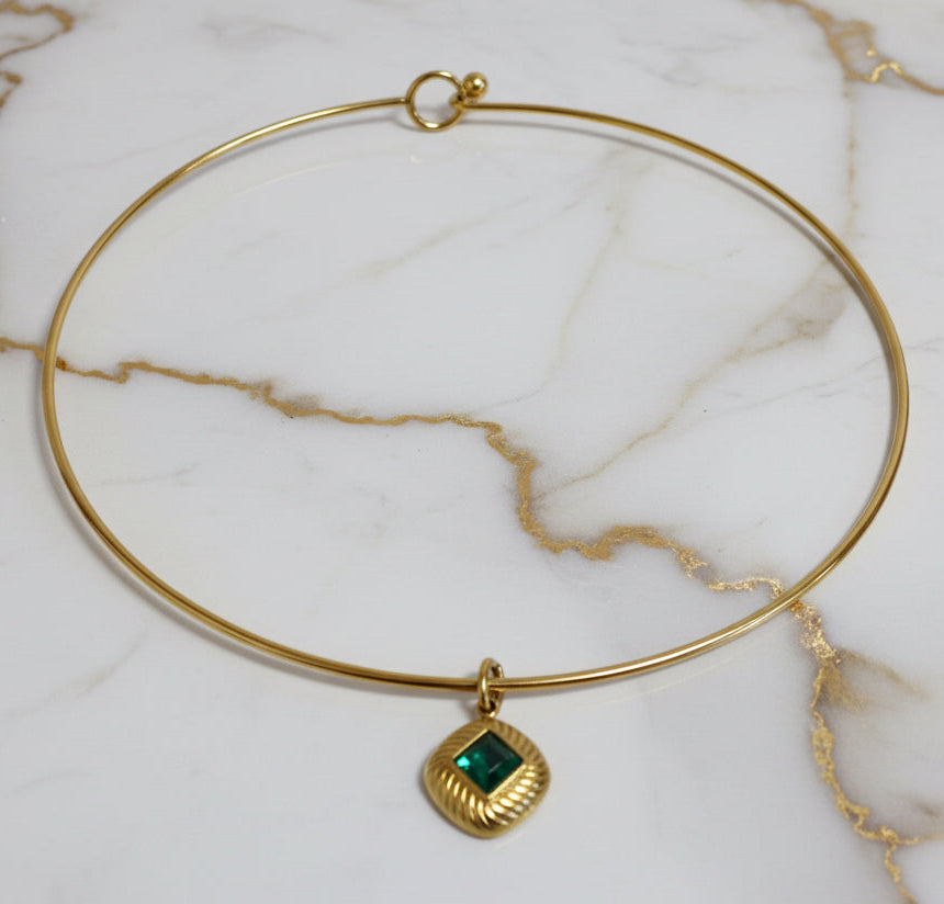 Brilla collar necklaces