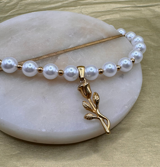 Rosa pearl necklace